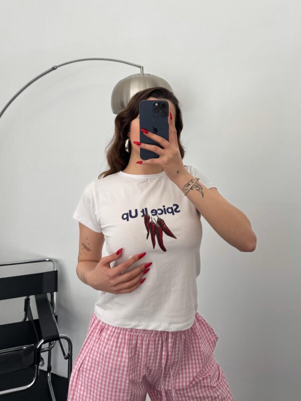Kırmızı Biber Baskılı Basic Beyaz Crop Tişört