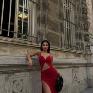 Yırtmaç Detaylı Elbise